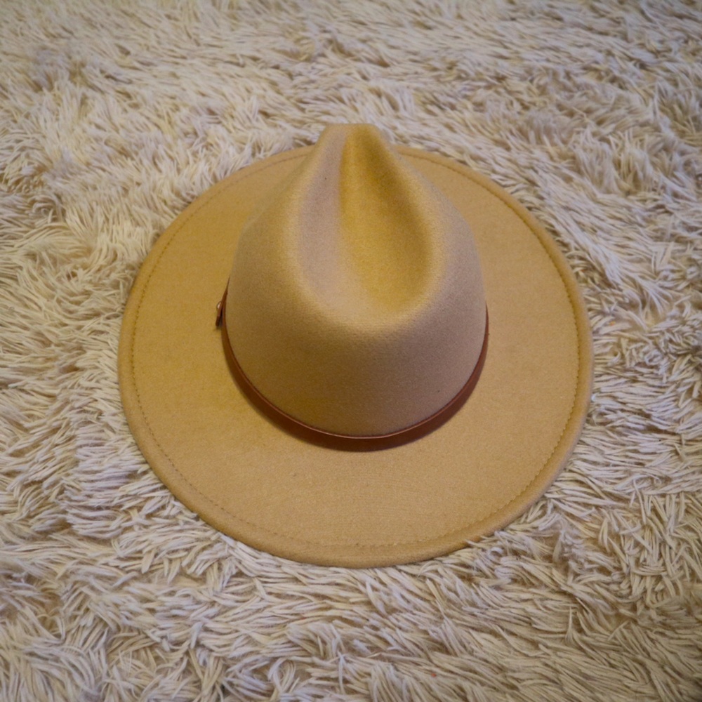 Wide Brim Felt hat